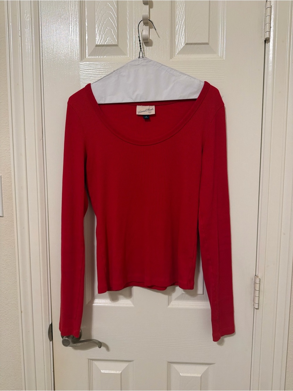 Universal Thread Red Long-Sleeve Scoop Neck Tee
